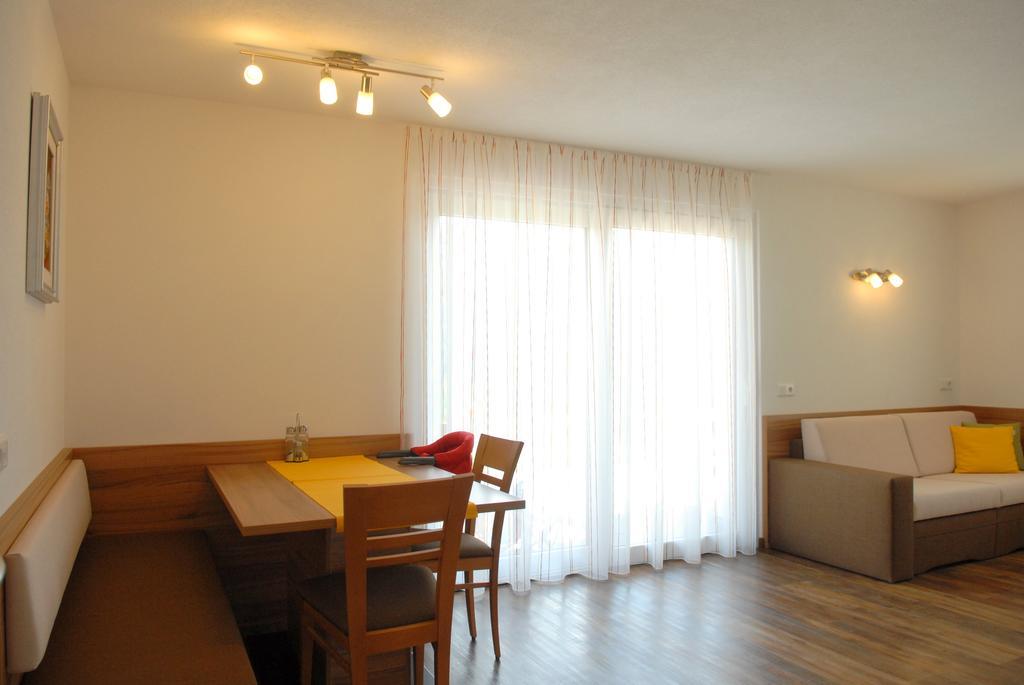 Appartament Eichnerhof Chienes Room photo