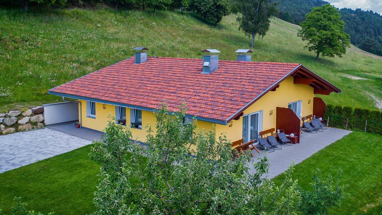 Appartament Eichnerhof Chienes Exterior photo
