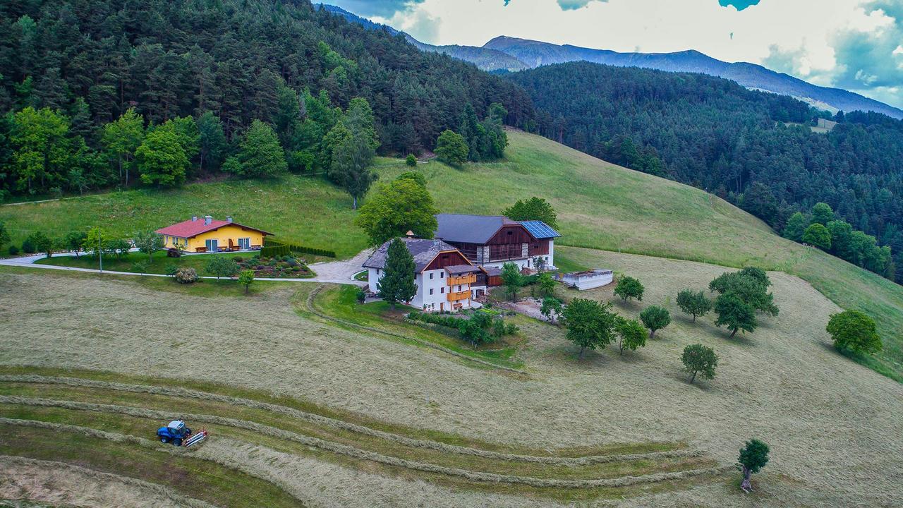 Appartament Eichnerhof Chienes Exterior photo